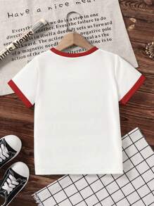 Camiseta de manga corta de cuello redondo con estampado de fresa para niña