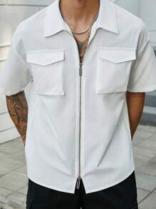 Manfinity Homme Men's Streetwear For Casual Daily Wear, Featuring A Minimalist And Stylish White Short-Sleeve Casual Shirt With An Oversized Cargo Pocket Design On The Front And A Zipper Closure. It Is Suitable For Music Festivals And Everyday - White - View 1