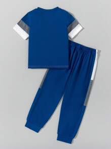 SHEIN Explorewe 2 件装年轻男童休闲圆领字母印花拼色短袖上衣和裤子套装