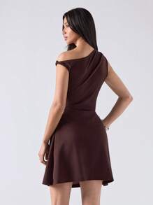 LYSMO Vestido mini de mujer con un hombro, cintura anudada y fruncido, nueva llegada del verano 2025 - Marrón - Ver 2