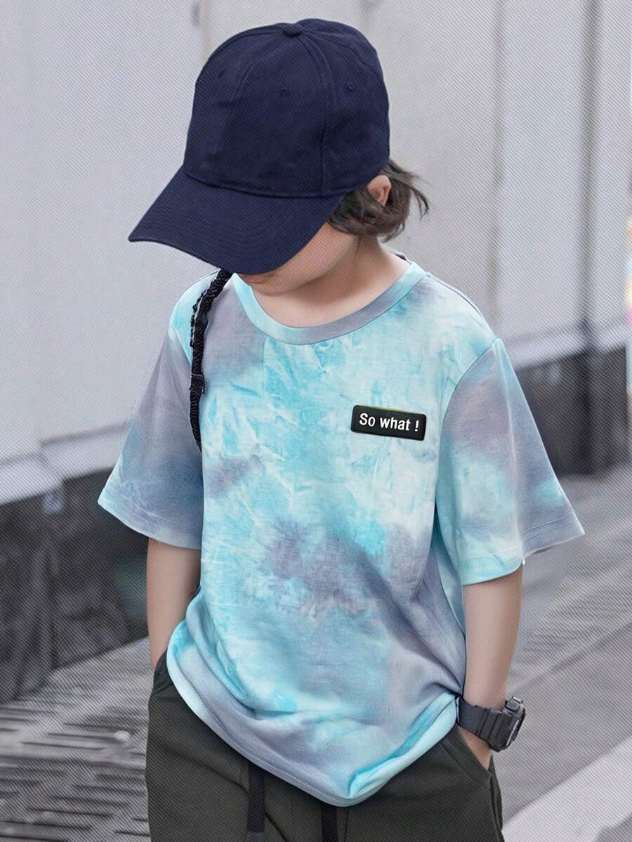 SHEIN Tween Boy 标语扎染印花短袖 T 恤，休闲清爽的夏季日常装扮 - 彩色 - 查看 1