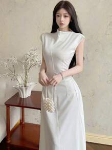 Modelyn 女式高领不对称下摆优雅直筒连衣裙 - 白色 - 查看 6