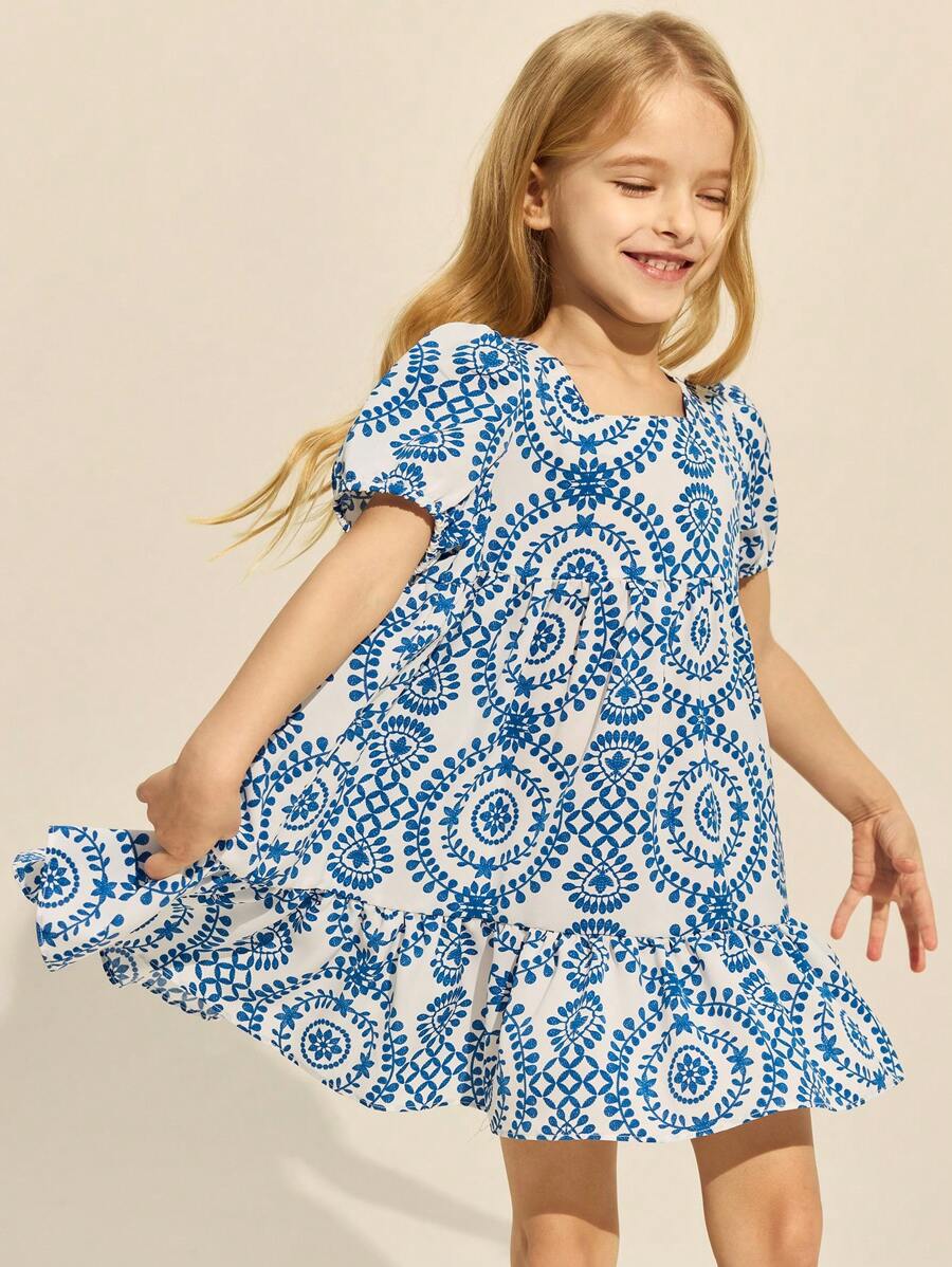 SHEIN 年轻女孩优雅白色和蓝色图案编织泡泡袖连衣裙，春夏 - 藍白色 - 查看 1