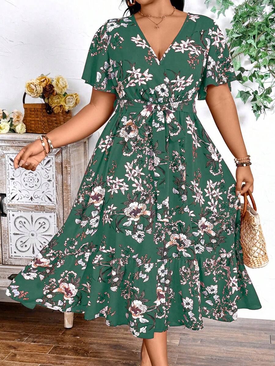 SHEIN Clasi 大码节日花卉印花荷叶边下摆长款夏季连衣裙新年服装长款女装 - 綠色 - 查看 1