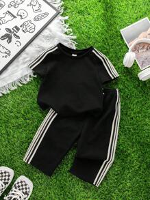 SHEIN 2 件套男婴/女婴休闲可爱图案超大圆领针织毛衣上衣和条纹抽绳腰针织裤套装，适合春夏季、居家或户外穿着 - 黑色 - 查看 5