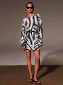Athîral 女士条纹圆领落肩宽松长袖休闲迷你连衣裙 - 黑色 - 查看 3