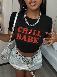 女士短款T恤，简约时尚，适合夏季