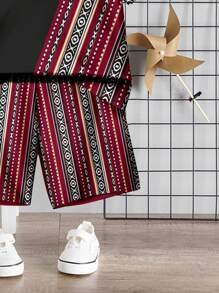 SHEIN Set de 2 piezas de camiseta de manga corta y pantalón corto con diseño retro clásico minimalista a cuadros y bloques de color para bebé niño, para el verano
