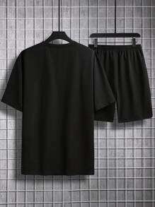 Claim Dot Loose Men Solid Drop Shoulder T-Shirt & Drawstring Waist Shorts Two Pieces Casual Set, Cozy Outfits - Black - View 2