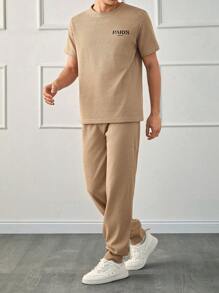 RueChic Conjunto de camiseta regular para hombres con tela de gofre y bordado de letra