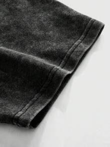 Manfinity EMRG Men's Casual Distressed Person & Letter Printed T-Shirt - Black - View 5