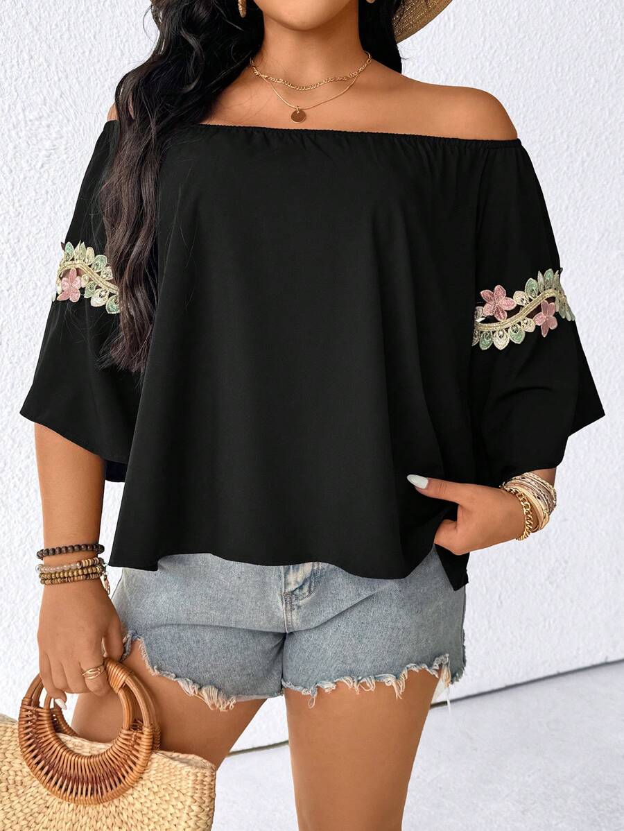 SHEIN LUNE 大码女式露肩花卉装饰衬衫，休闲中式度假装，适合派对、聚会、街头出游、春夏季 - 黑色 - 查看 1