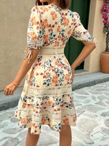 SHEIN Đầm bà bầu cổ chữ V in hoa tay bồng nơ trang trí Đầm nữ Đầm ngắn cho nữ Đầm mùa hè cho nữ - Màu be - Xem 2