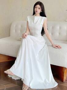 Modelyn 女式高领不对称下摆优雅直筒连衣裙 - 白色 - 查看 8