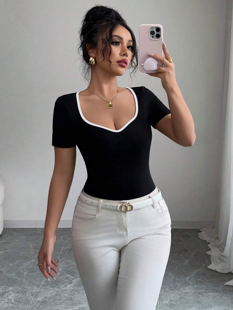 Elenzga 女式夏季甜心领短袖 T 恤，领口和袖子处有白色饰边，针织面料，合身，年轻时尚且百搭 - 黑與白 - 查看 1