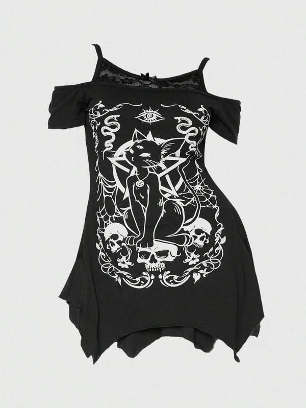 ROMWE Goth Gyaru inspirierter Sommer Strand Festival Outfit Frauen Rave Streetwear, Goth Stil Katzen Stern Schädel Muster asymmetrischer Saum Carmen-Ausschnitt Spitze Camisole weite Passform Große Größen T-Shirt