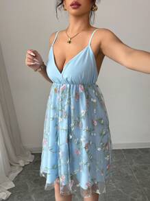 Breezaya 优雅束腰细肩带网眼刺绣花卉浅蓝色娃娃裙，春夏 - 淺藍色 - 查看 6