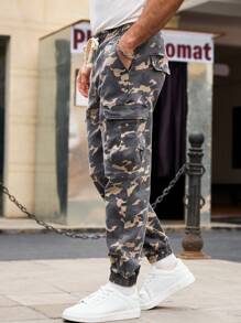 Manfinity Homme Jeans holgados de camuflaje con pierna entallada para hombres