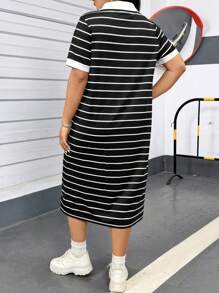 SHEIN Essnce Vestido de manga corta hasta la mitad de la pierna, de corte holgado, cómodo y de estilo casual para mujer talla grande, con cuello de polo a rayas blancas y negras, para primavera y verano. Atuendo de verano para mujeres, minimalista, ropa de calle para mujeres, dinero viejo, atuendos de maestra para mujeres - Blanco y Negro - Ver 3