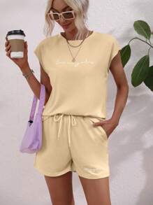 SHEIN LUNE Bộ 2 áo thun nữ cổ tròn tay lỡ in chữ thường ngày kèm quần short thun co giãn có dây rút - Màu be - Xem 4