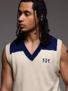 Musero 男士针织撞色拼接“M”刺绣无袖毛衣背心 - 彩色 - 查看 2