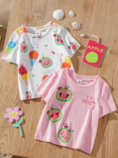 CoComelon X SHEIN تي شيرت قصير الأكمام من نمط الأيس كريم والبطيخ، مطبوع بالكامل باللون الأبيض مع لمسات لطيفة للفتيات الصغيرات، مباراة باللون الوردي