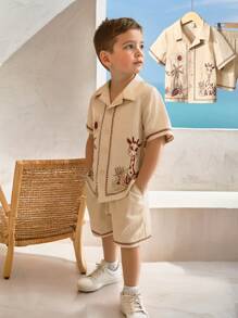 SHEIN 2 Stücke/Set Baby Jungen Hawaii Blumen Bedrucktes Hemd und Shorts, bequem, atmungsaktiv, kühl und feuchtigkeitsableitend für Strandurlaub oder Inselrundfahrt