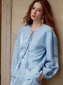 MOTF PREMIUM LINEN FLORAL EMBROIDERY BLOUSE - Blue - View 6