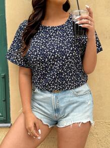 SHEIN VCAY Plus Size Ditsy Floral Casual Short Sleeve Shirt, Suitable For Everyday Wear Floral