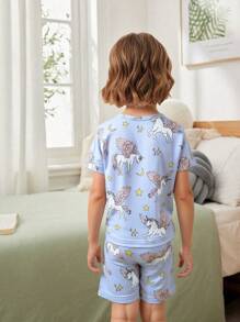 Conjunto de pijama de niña con parte superior de manga corta con estampado de unicornio lindo y shorts ceñidos a juego, ajuste ceñido