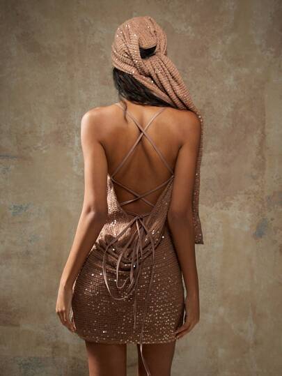 green emerald velvet dress HAND-CROCHET SEQUIN EMBELLISHED STRAPLESS MINI DRESS IN GOLD main image 0