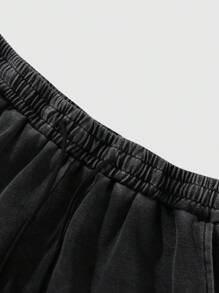 ROMWE MEN Goth 2 件套哥特翼与字母印花破洞背心和松紧腰短裤套装，万圣节 - 黑色 - 查看 6