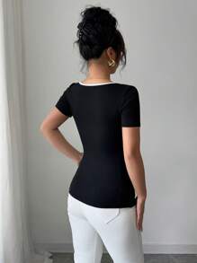 Elenzga 女式夏季甜心领短袖 T 恤，领口和袖子处有白色饰边，针织面料，合身，年轻时尚且百搭 - 黑與白 - 查看 2