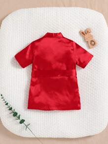 SHEIN Newborn Baby Girl Soft Woven Solid Color Satin Tie Bathrobe