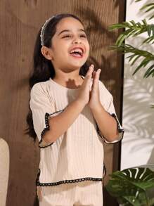 SHEIN 2Pcs/Set Young Girl Contrast Trim Short Sleeve Top & Pants Set - Beige - View 5