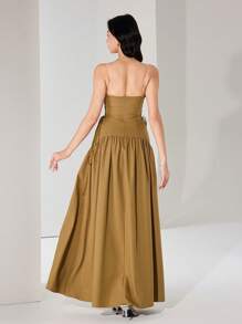Modelyn Robe d'été élégante sans bretelles avec nœud à la taille, couleur kaki jaune. Robe de cocktail pour mariage, tenue d'été modeste pour femmes, dos nu et sexy - Kaki - Voir 2