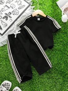 SHEIN 2 件套男婴/女婴休闲可爱图案超大圆领针织毛衣上衣和条纹抽绳腰针织裤套装，适合春夏季、居家或户外穿着 - 黑色 - 查看 8
