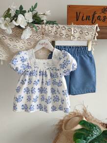 SHEIN Ensemble 2 pièces pour jeunes filles avec chemise à volants en patchwork à fleurs Ditsy et short en jean à taille élastique, tenue d'été de style princesse, convient pour le quotidien ou l'extérieur - Multicolore - View 2