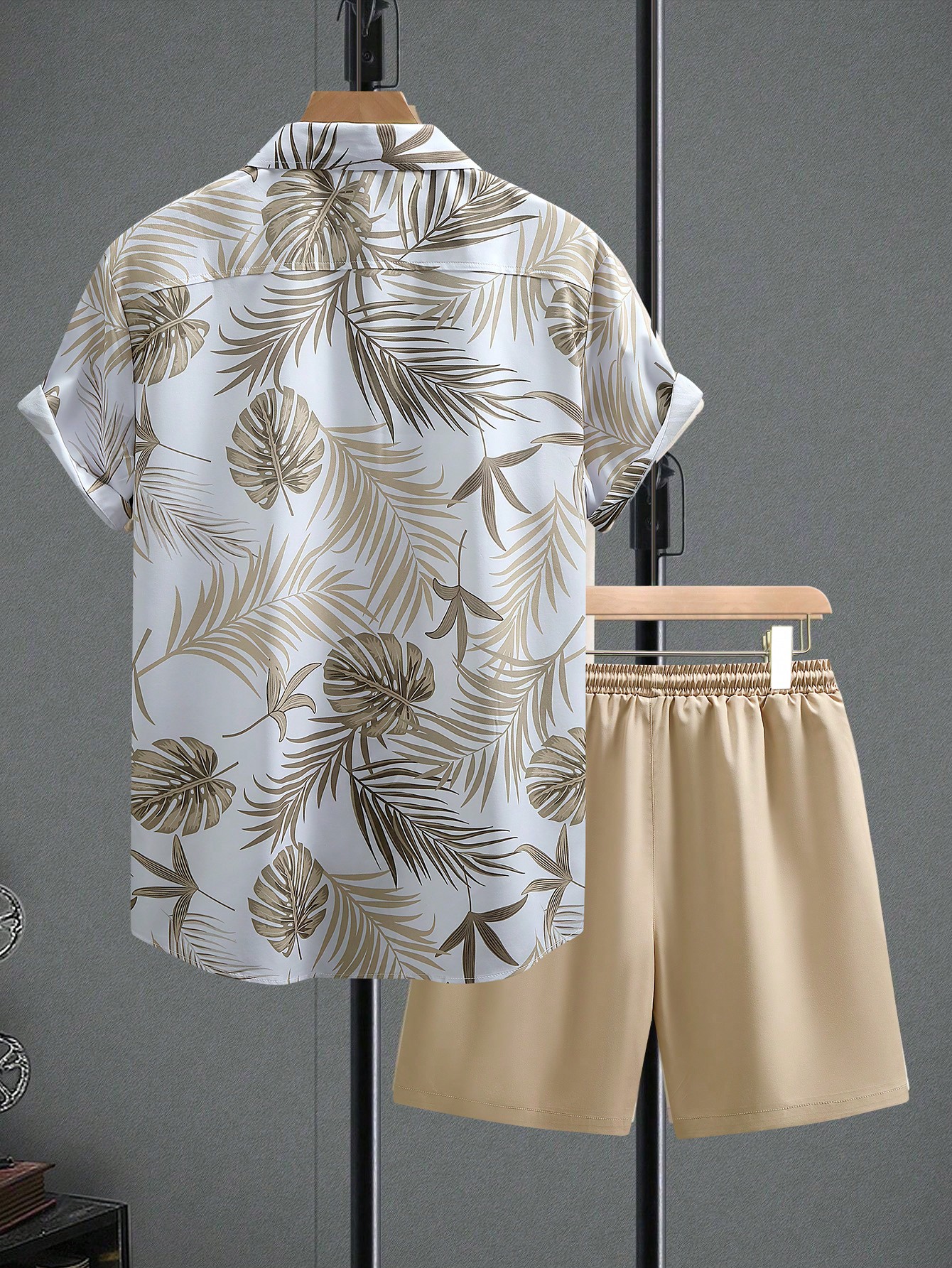 طقم قصير الأكمام برباط أمامي مطبوع للرجال بقميص ها...