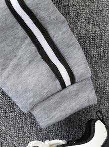 SHEIN 4-7 岁男孩保暖内衬运动套装，舒适时尚的休闲运动服，适合节日、生日、派对、日常穿着、秋季、春季、冬季、家居服，包含长袖夹克和裤子套装 男童运动服男童慢跑套装男童慢跑套装男童运动服男童运动服 - 深灰色 - 查看 4