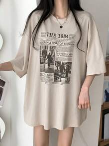 DAZY Women Casual Loose Newspaper Print Drop Shoulder T-Shirt Graphic Tee Oversized T-Shirt