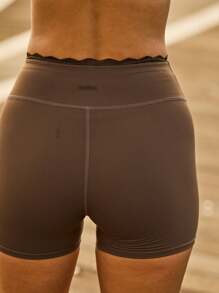 Aralina 纯色简约运动短裤，适合夏季 - 咖啡棕 - 查看 2