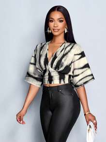 SOLERSUN Blusa de mujer con estampado floral, cuello en V profundo, mangas tipo murciélago y cintura fruncida - Negro - Ver 6