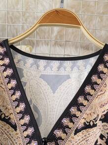 Rometta 大码女式局部印花优雅灯笼袖 V 领收腰 A 字飘逸连衣裙 - 黑色 - 查看 3