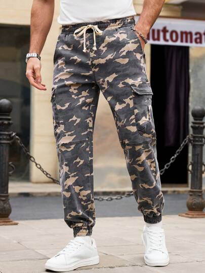 Manfinity Homme Men's Loose Camo Cargo Jeans With Tapered Leg