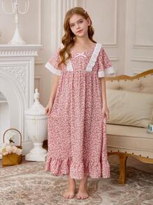 SHEIN Leap Crew 少女简约森系蝴蝶结装饰圆领荷叶边碎花公主睡袍，适合室内外休闲穿着，女孩日常和节日装