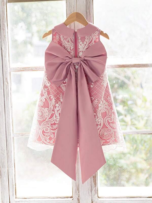 Vestido de encaje sin mangas con cuello Peter Pan, decorado con gran lazo en la espalda, elegante y de línea A para niña. Vestido formal y elegante, ideal para uso diario, fiestas, cumpleaños, reuniones familiares y ocasiones especiales. Diseño dulce, vintage y a la moda. Conjunto a juego para mamá e hija o hermanas, perfecto para primavera y verano.