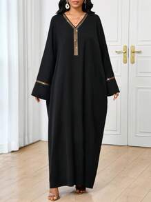 SHEIN Lady V 领金色烫钻细节黑色朴素连衣裙 - 黑色 - 查看 4