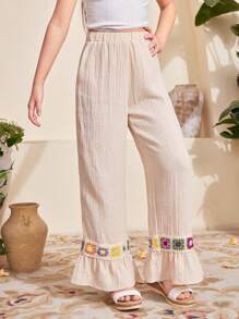 SHEIN Calça Pantalona Plus Size para Meninas Adolescentes com Ajuste Largo, Plissado, Bordado Floral, Adequada para Férias, Escola, Praia na Primavera e Verão - Bege - Visão 4