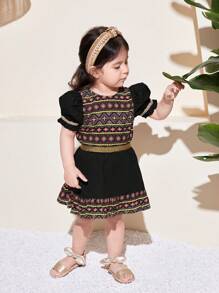 SHEIN Babygirl 可爱几何印花短袖上衣和迷你裙套装，夏日度假 - 黑色 - 查看 3